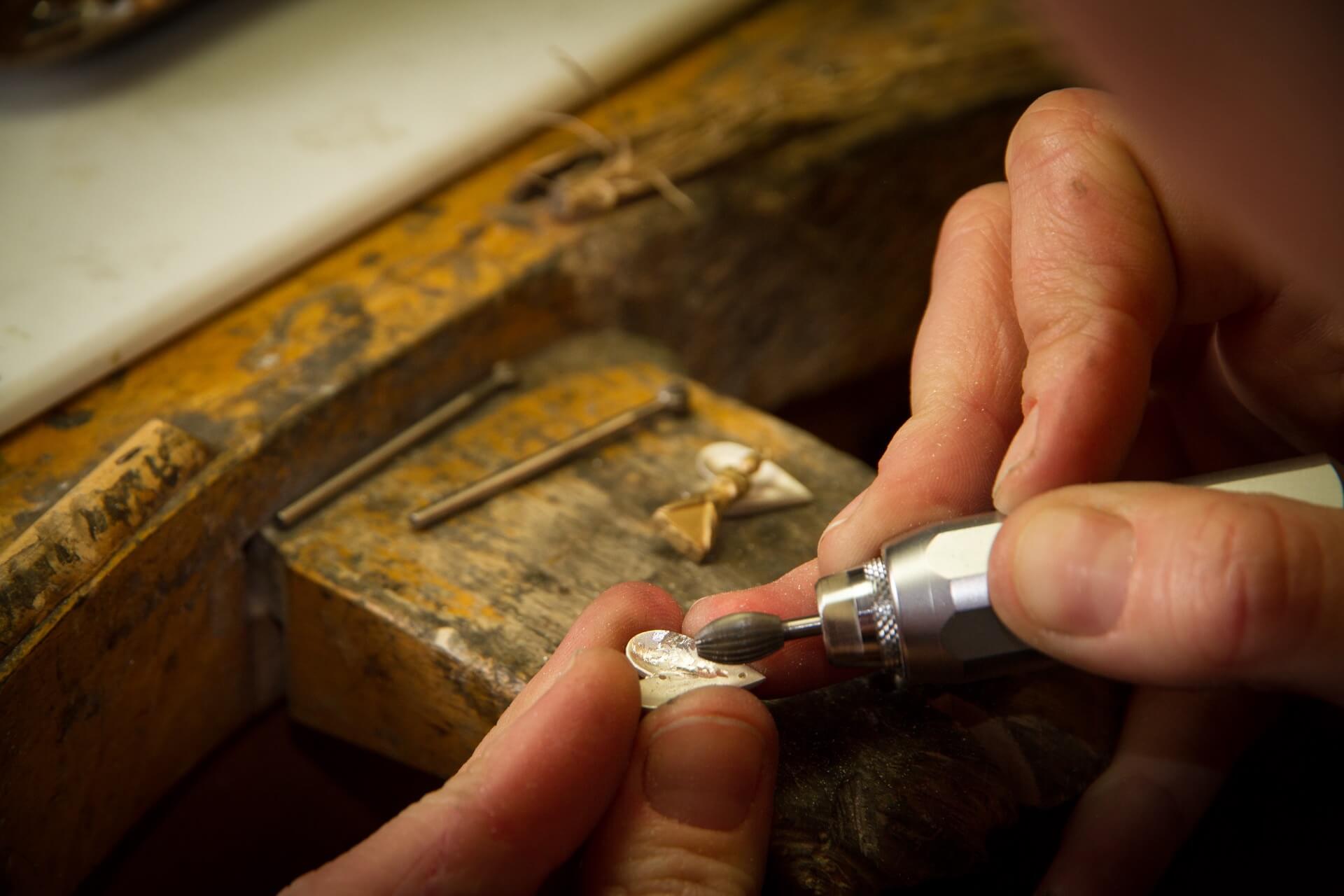 Schleifen des Veldener Engerl